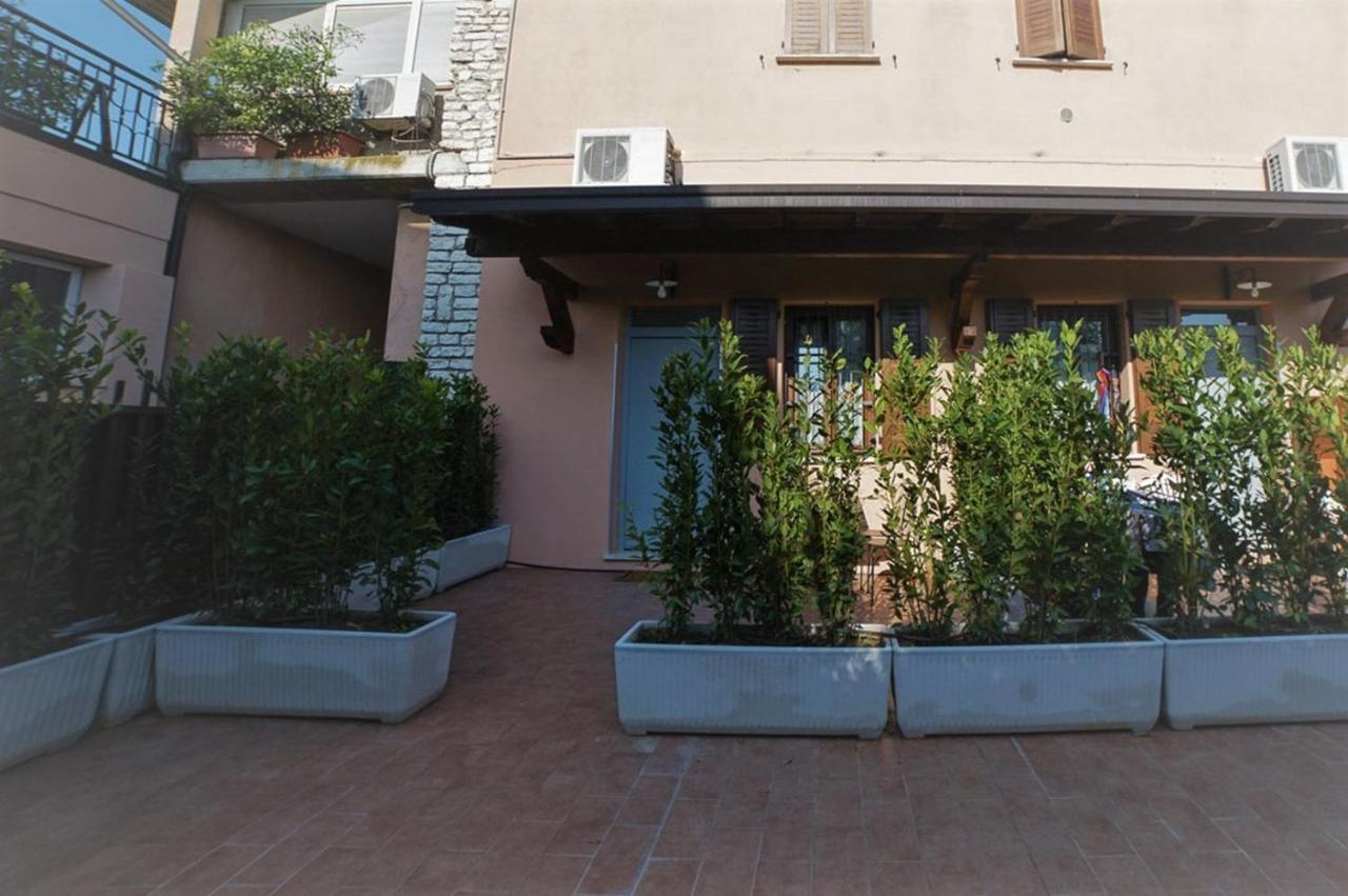 Alloro Appartamenti Sirmione Eksteriør billede
